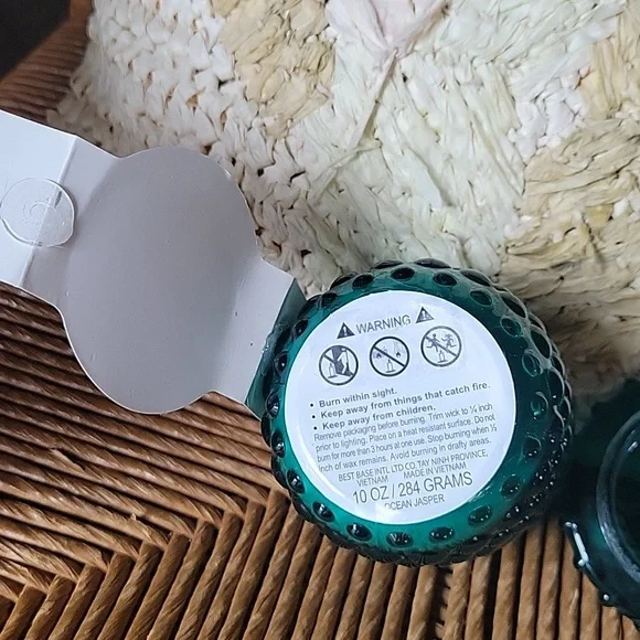 House of Harlow 1960 ocean jasper soy blend candle in a teal hobnail jar 10oz - Picture 10 of 11